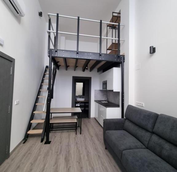 スタンダードスタジオ, Kabialde Apartamentuak