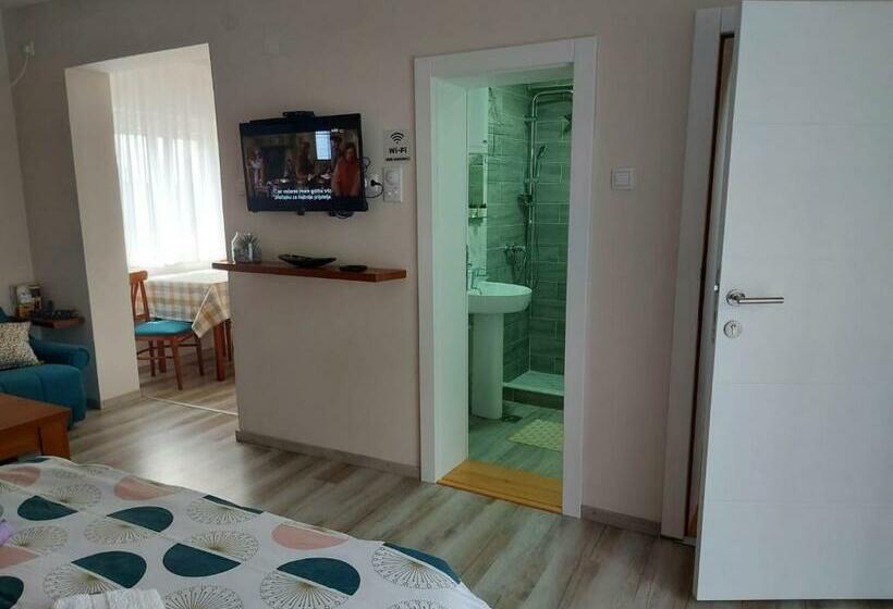 اتاق خانوادگی, Apartmani Malina