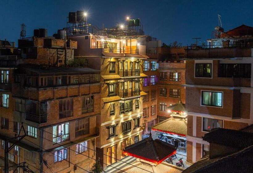 اتاق لوکس با بالکن, Vajra House