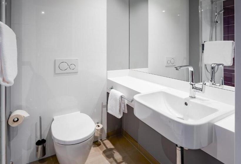 Номер Стандарт Адаптированный для Инвалидов, Premier Inn Nürnberg City Opernhaus