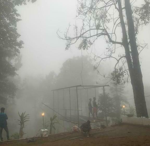اتاق خانوادگی با چشم‌انداز کوه, The Nirvana Resort Munnar