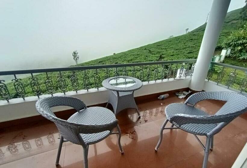 اتاق خانوادگی با چشم‌انداز کوه, The Nirvana Resort Munnar