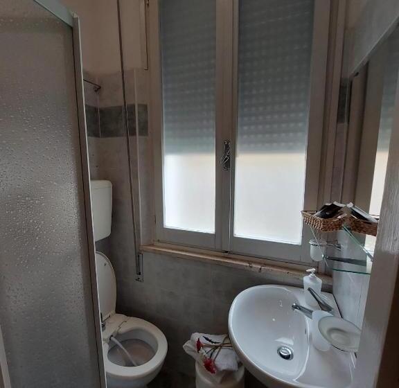 Семейный Номер, Maison Des Roses