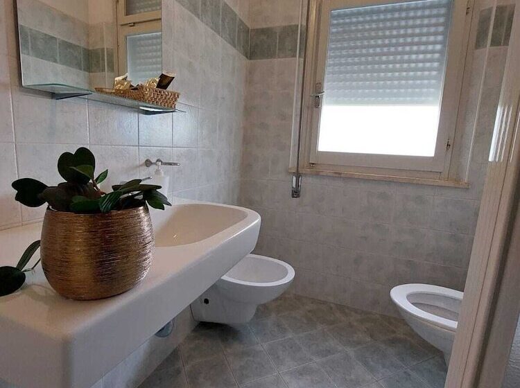 Семейный Номер, Maison Des Roses