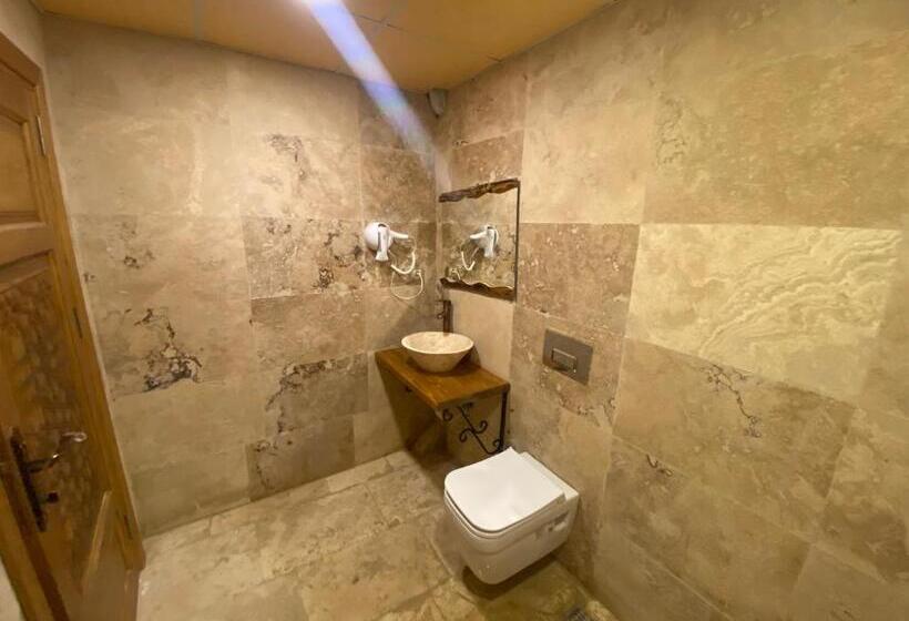 اتاق استاندارد با چشم‌انداز کوهستان, Ala Stone House