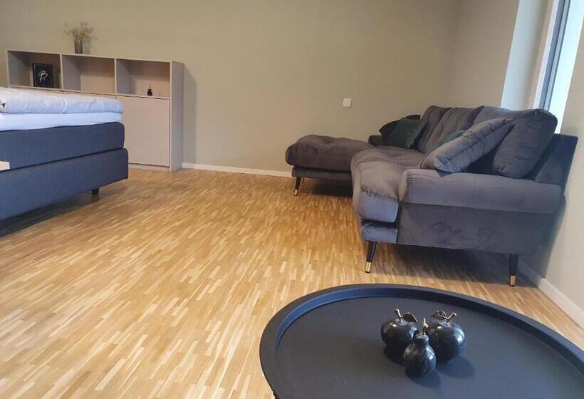 Номер Deluxe, Con4rent