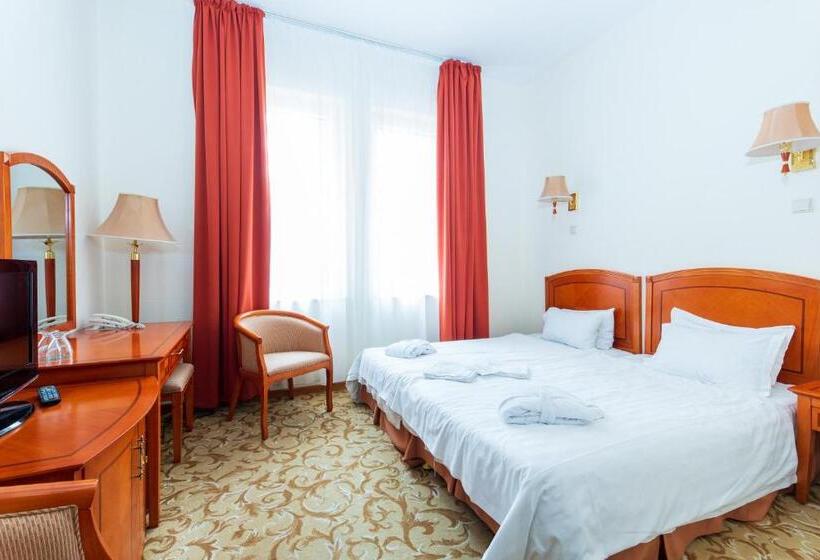 Номер Стандарт, Bellevue Esztergom