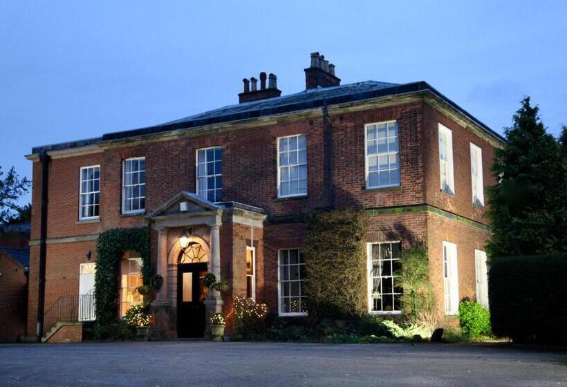 Люкс, Dovecliff Hall