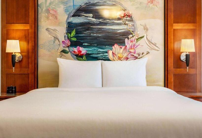 Номер Стандарт Кровать Кинг Адаптированный для Инвалидов, Viana Hotel And Spa, Trademark Collection By Wyndham