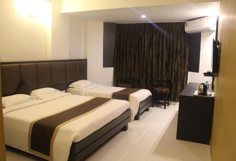 اتاق خانوادگی, Mangalore International