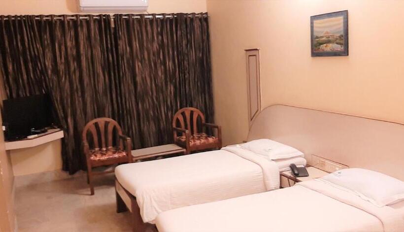 اتاق اکونومی, Mangalore International