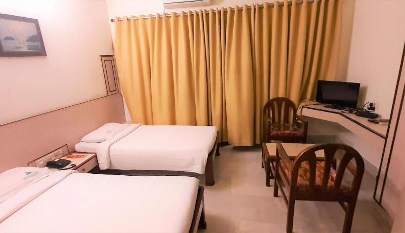 اتاق اکونومی, Mangalore International