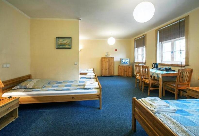 اتاق استاندارد چهار تخته, Express Guest House