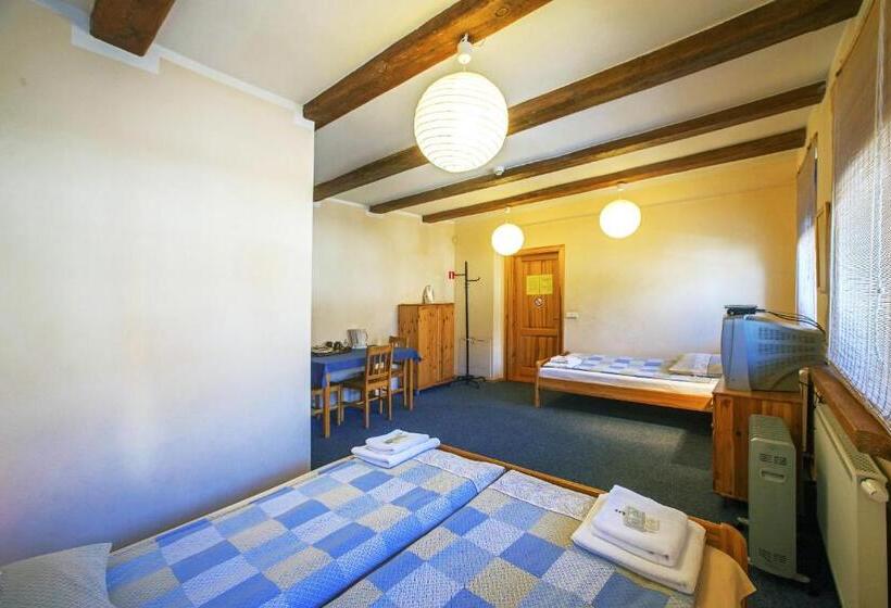 اتاق خانوادگی, Express Guest House