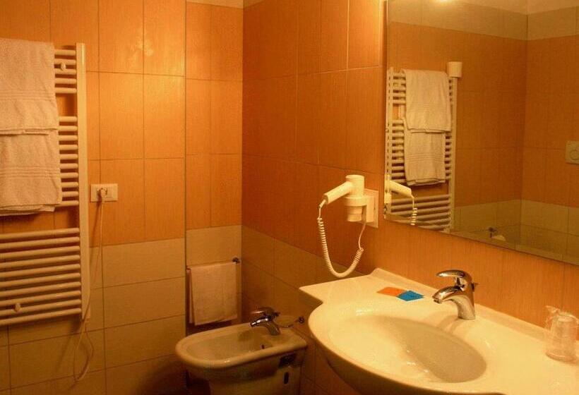 Quarto Triplo Estandar, Silver Residence