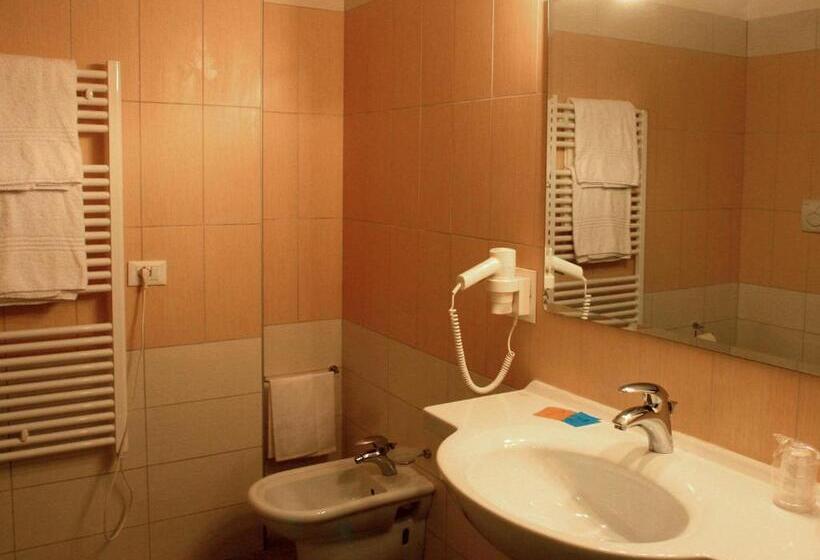 Quarto Quádruplo Estandar, Silver Residence
