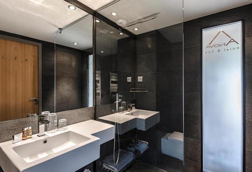 Полулюкс, Anova Hotel & Spa