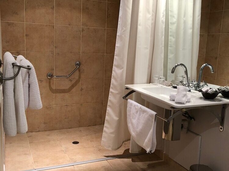 Номер Стандарт, Auberge Du Lac