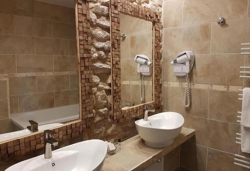 Трехместный Номер Deluxe, Domaine De Vareilles