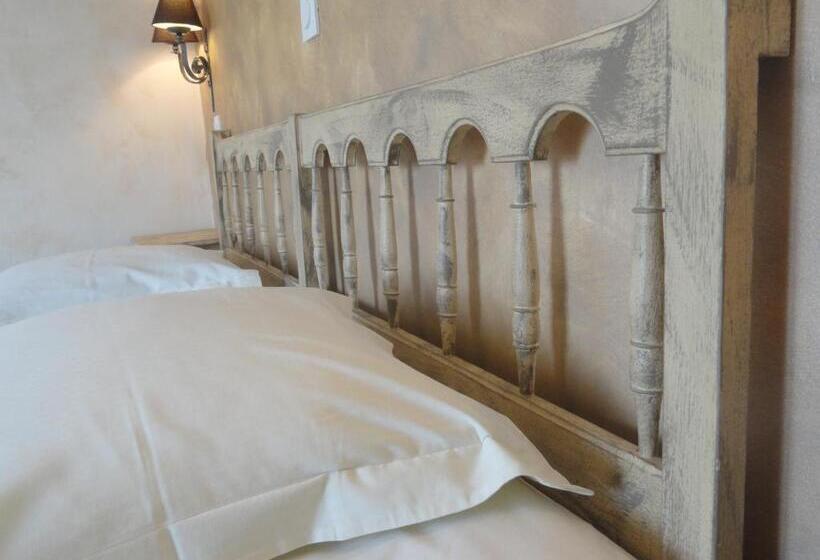 Номер Стандарт, Logis Hotel Restaurant Planes