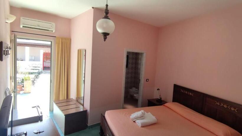 اتاق استاندارد با تخت بزرگ, Palazzo Ricordi