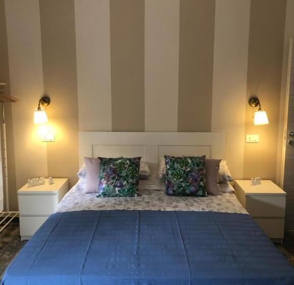 Четырехместный Номер Стандарт с Балконом, Solidea House