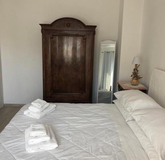سوییت جونیور با چشم‌انداز دریا, B&b Blumarine