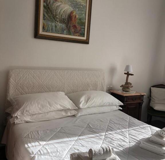 سوییت جونیور با چشم‌انداز دریا, B&b Blumarine