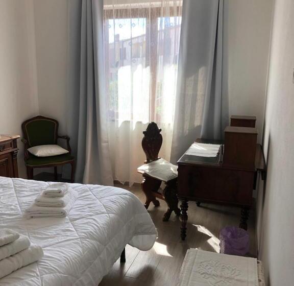 سوییت جونیور با چشم‌انداز دریا, B&b Blumarine