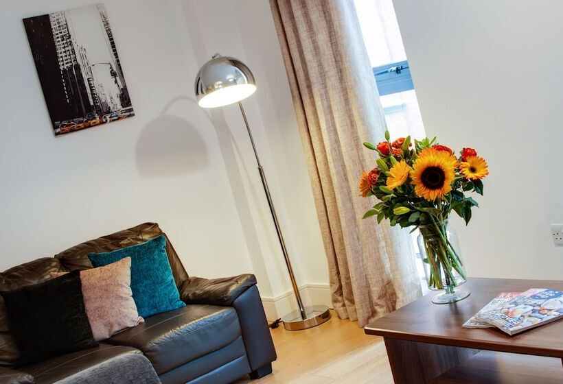 Апартаменты 2 Спальни, Base Serviced Apartments   Cumberland Apartments
