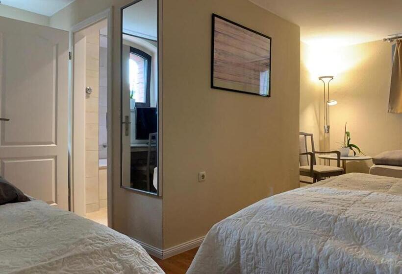 四人标准间, Blaufuchs