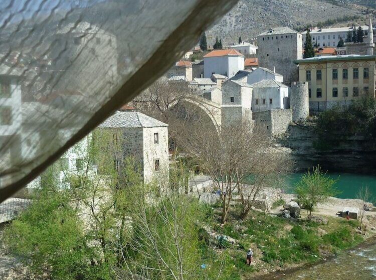 اتاق استاندارد با چشم‌انداز رودخانه, Pansion Villa Nur