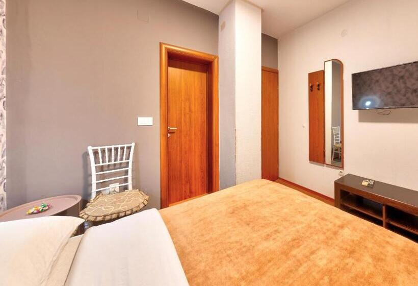 اتاق استاندارد, Pansion Villa Nur