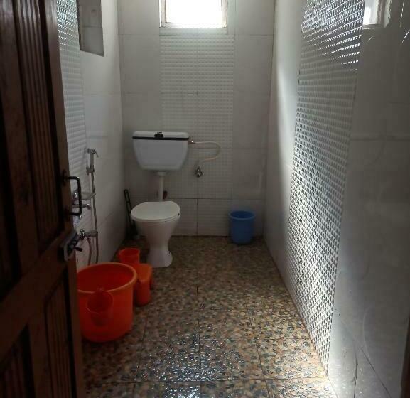 اتاق کلاسیک سه تخته, Oyo 87865 Alaska Guest House New Town Chandanwari Road