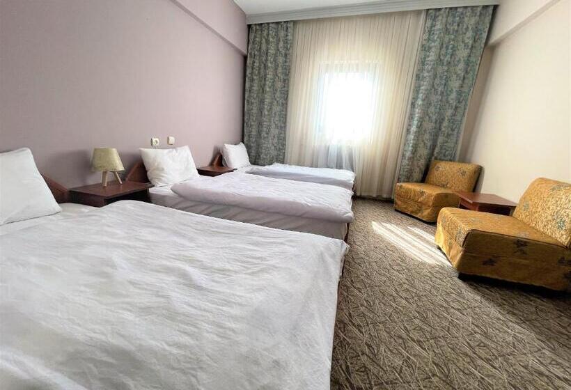 Номер Стандарт Трехместный, Karbeyaz Hotel & Resort
