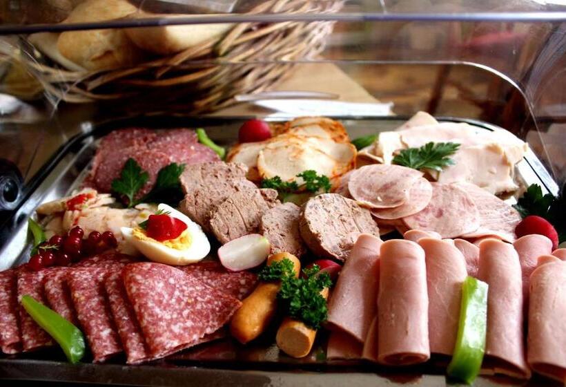 패밀리 룸, The Avalon