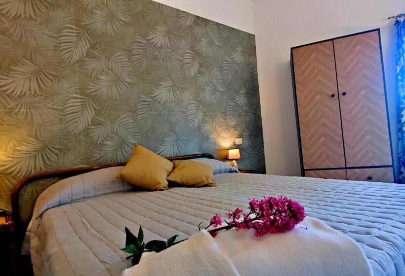 اتاق استاندارد با تخت بزرگ, Golfo Azzurro