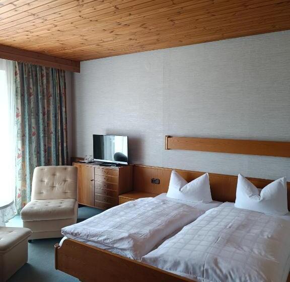 Номер Стандарт с Балконом, Landhotel Jägerhof