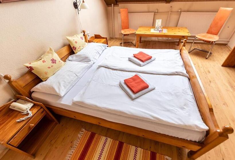 آپارتمان 1 خوابه, Il Gallo Nero   Fekete Kakas étterem és Panzió