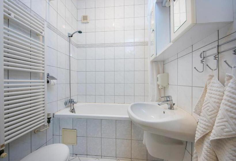 Quarto Estandar, Kikelet Club