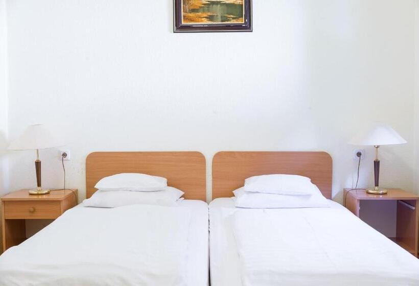 Номер Стандарт Трехместный, Wellness Hotel Szindbád