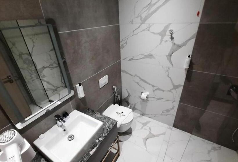 Полулюкс, Delight Hotel & Spa