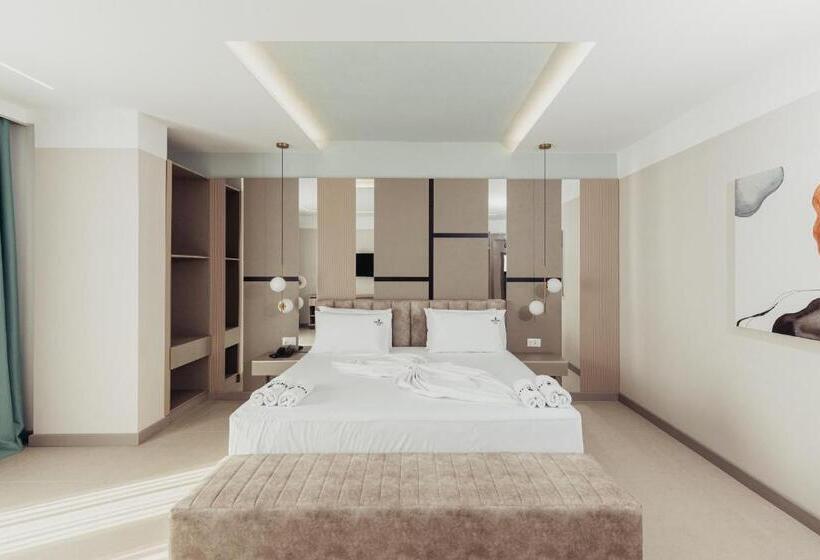 Полулюкс, Delight Hotel & Spa