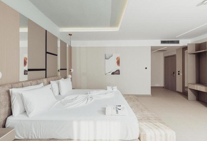 Полулюкс, Delight Hotel & Spa