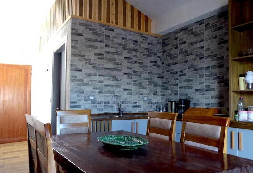 سوئیت با تخت بزرگ, Limni Resort
