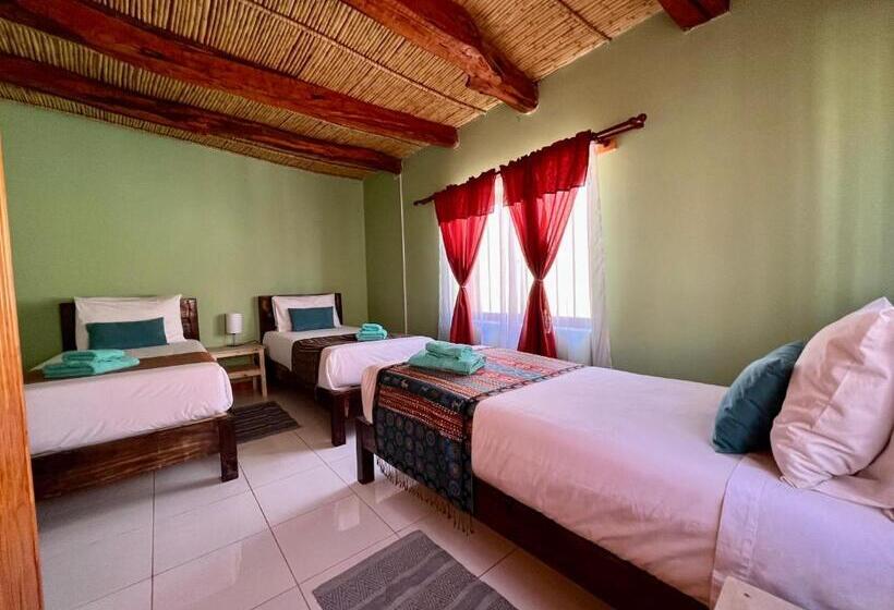Quarto triplo standard com casa de banho exterior, Hostal Qachi Chentura