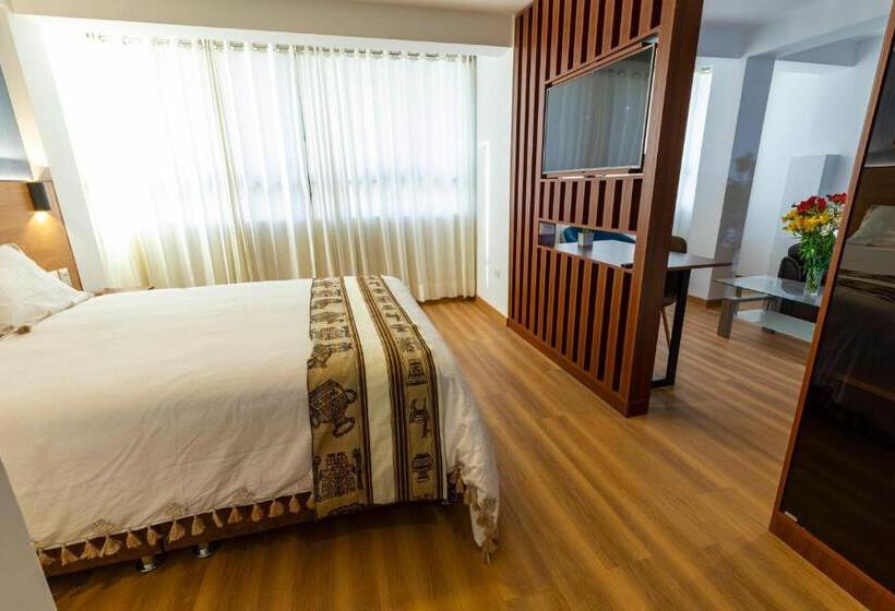 سوئیت با وان آب گرم, Pacific Palace