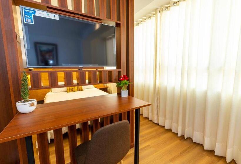 سوئیت با تخت بزرگ, Pacific Palace