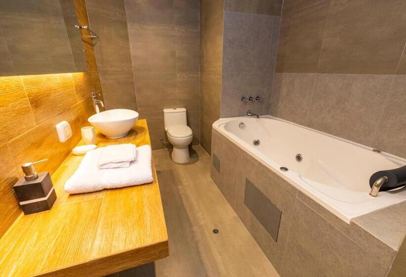 سوئیت با تخت بزرگ, Pacific Palace