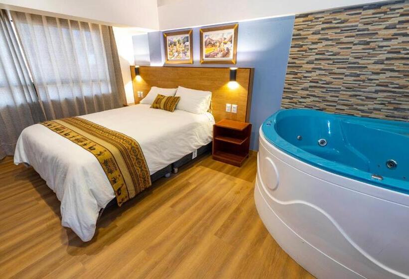 سوئیت با تخت بزرگ, Pacific Palace